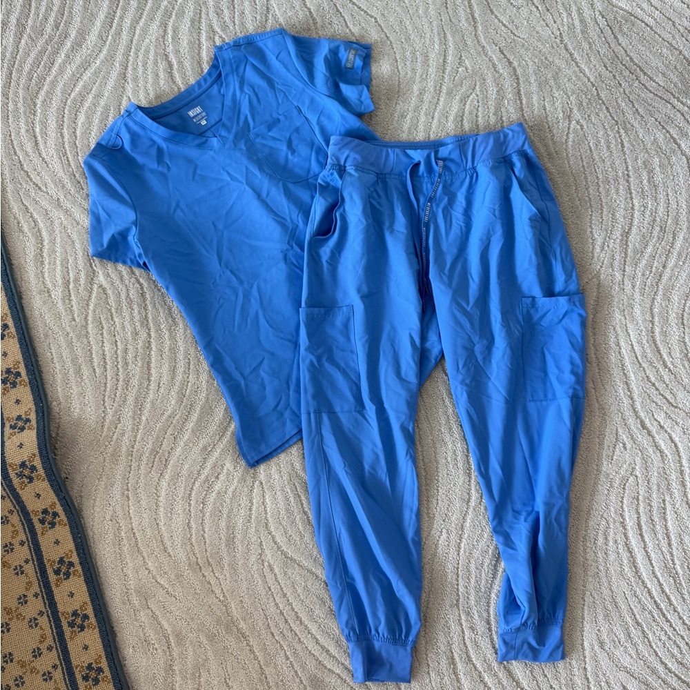 Med Couture Medium Scrub Ceil Blue Set